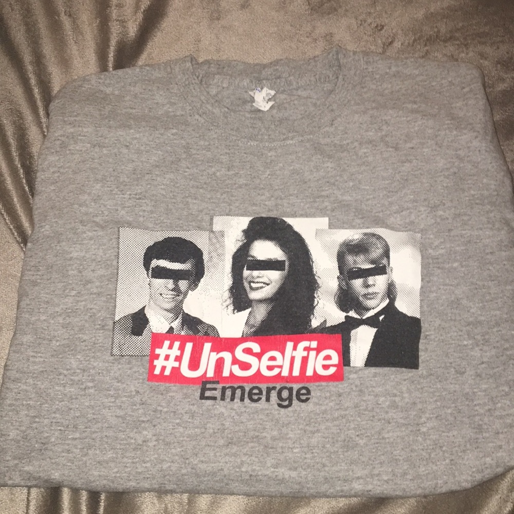 #Unselfie Graphic Tee